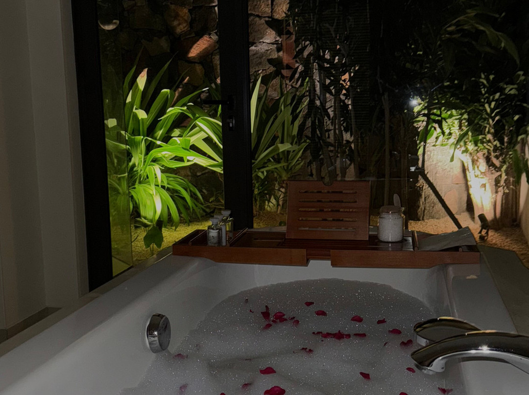 玛拉迪瓦度假村主图