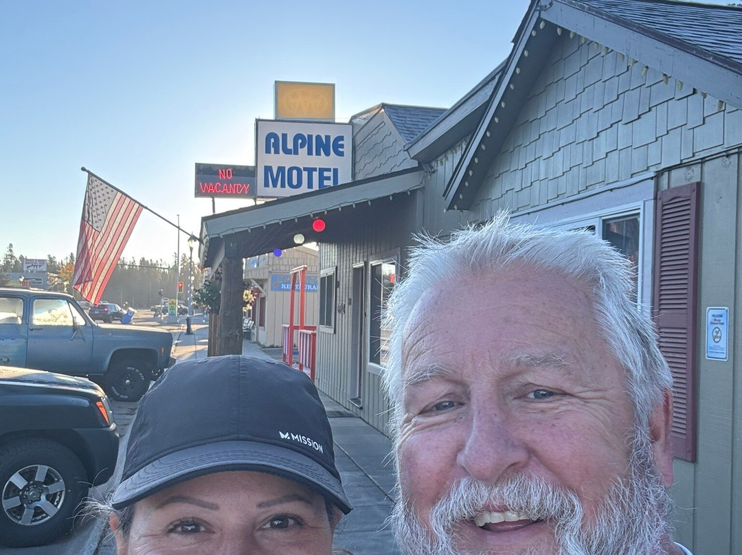 高山汽车旅馆主图