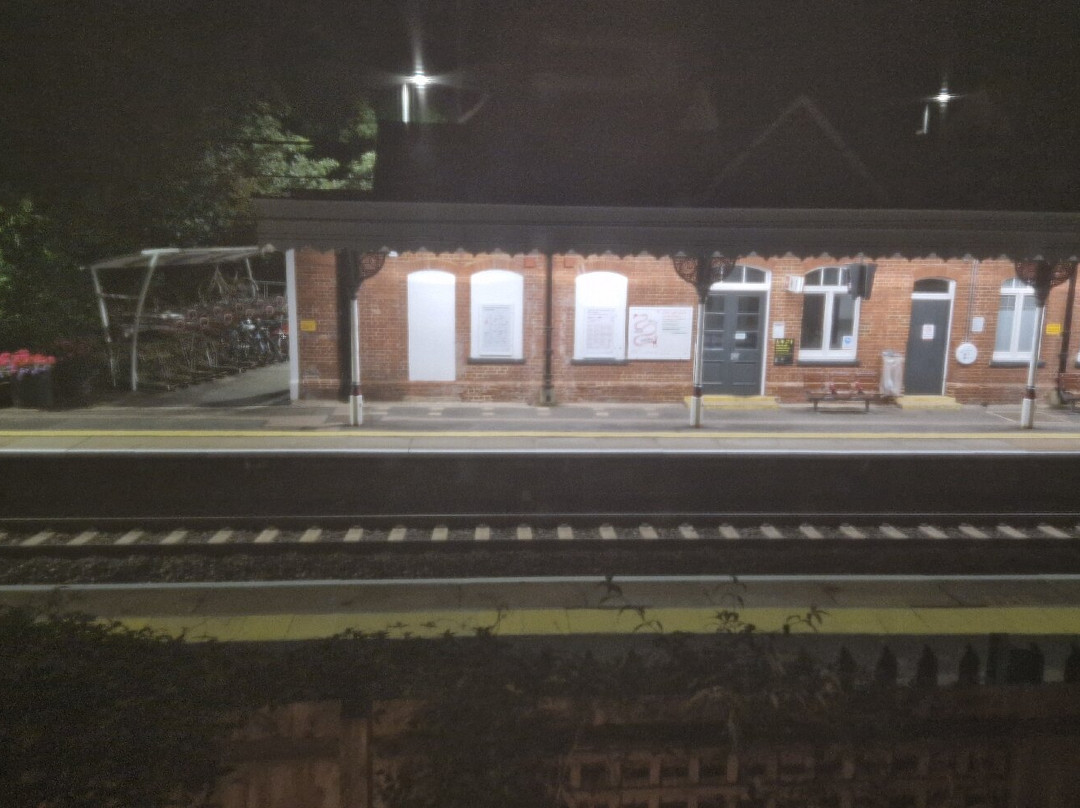 快捷假日剑桥达克斯福德M11高速公路10号岔口酒店主图