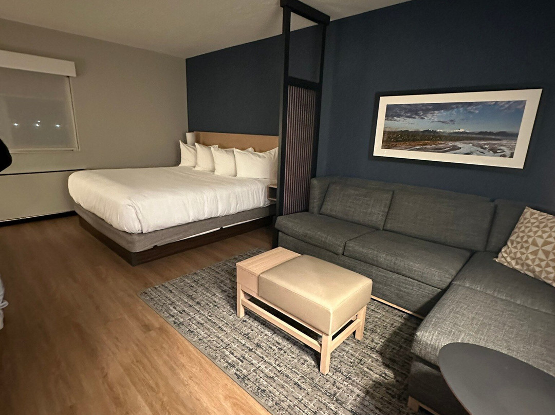 快捷假日费尔班克斯套房酒店主图