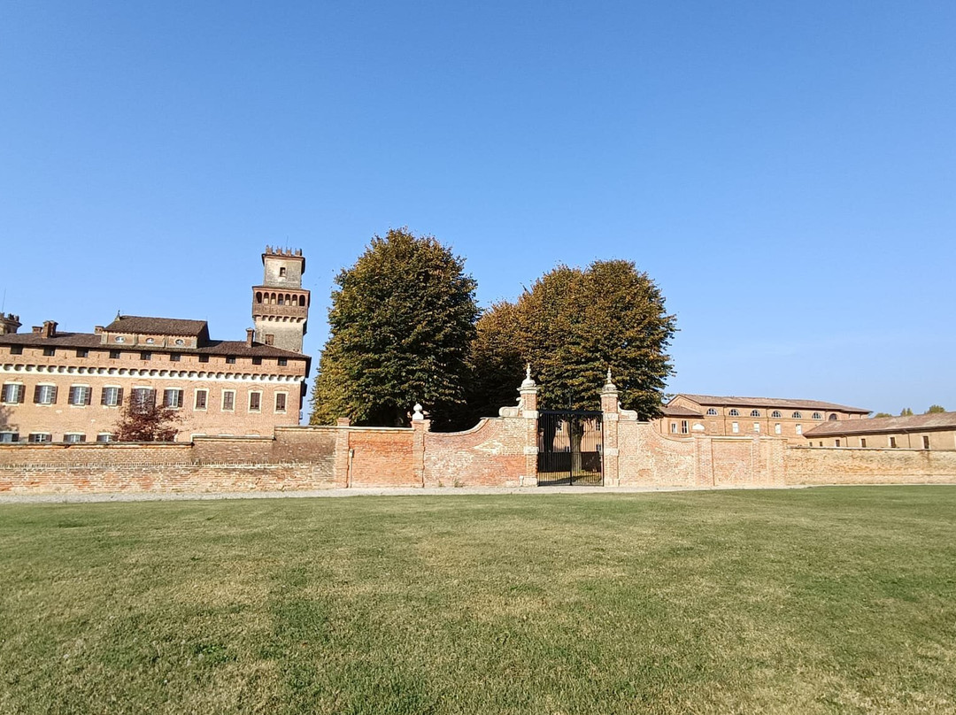 Castello Di Chignolo Po-Chignolo Po必去景点