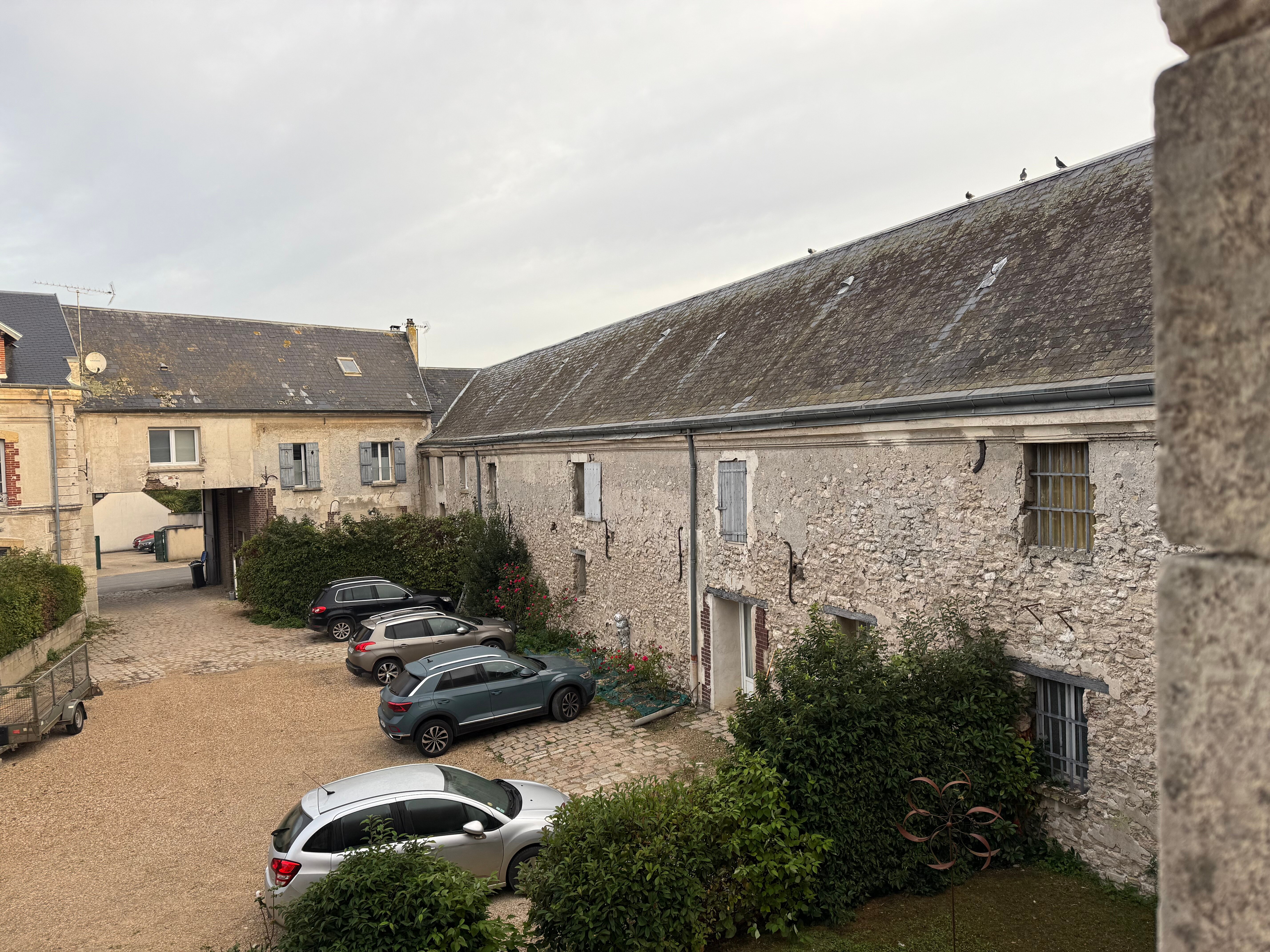 Les Tournelles-官方