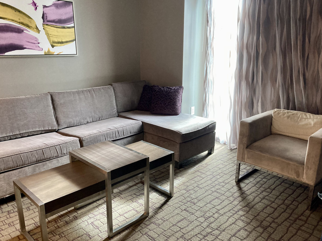 Embassy Suites by Hilton Charlotte Uptown主图