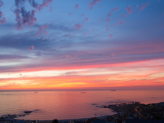 坎普斯湾大西洋套房酒店主图