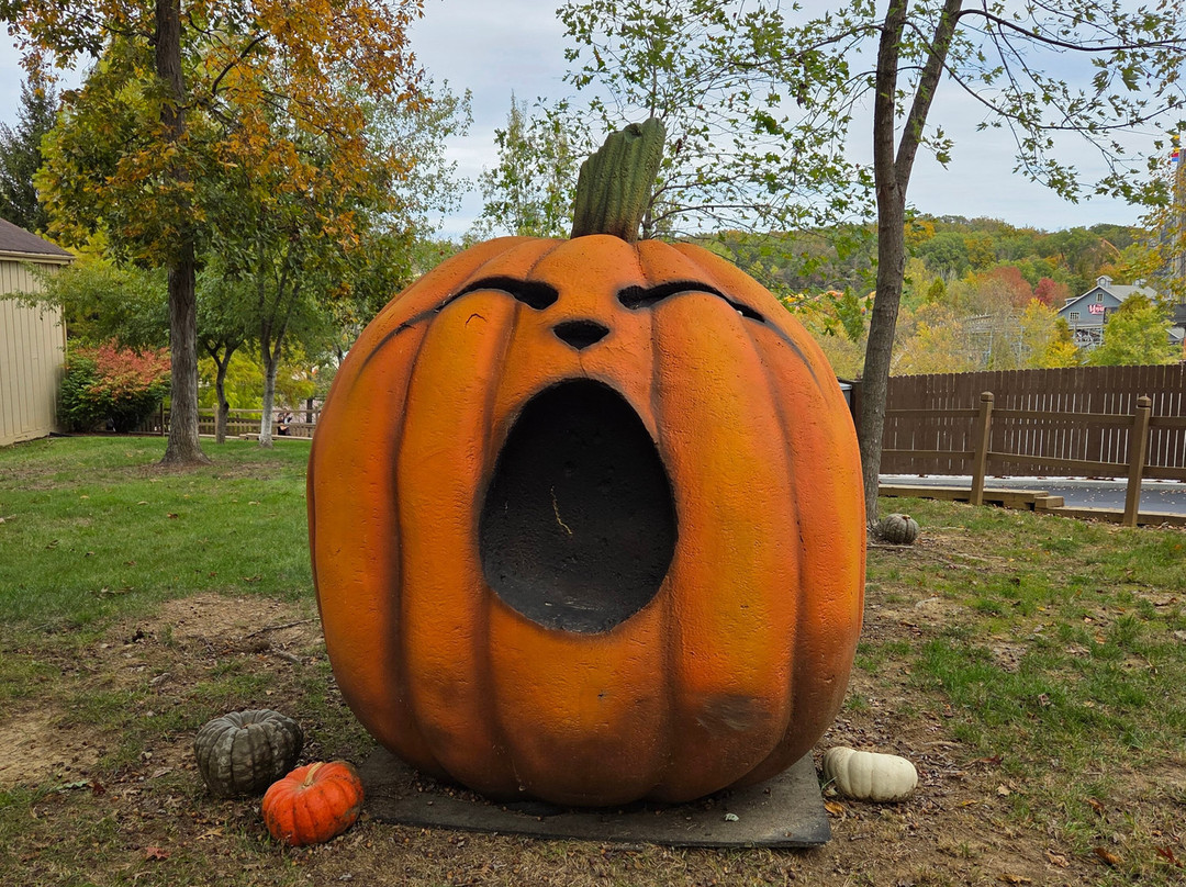 假日世界飞溅水道探险主题乐园-圣克劳斯必去景点