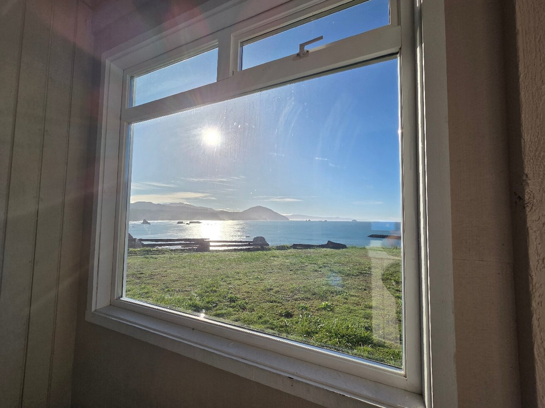 Castaway By the Sea主图