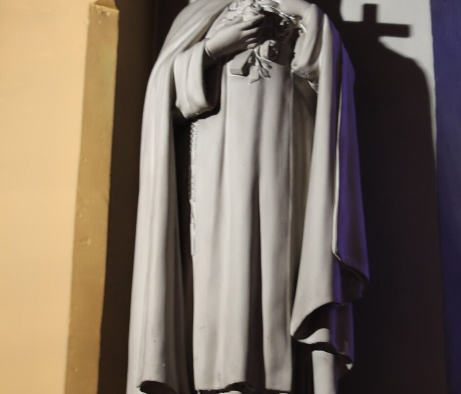 Eglise Saint-Pierre-帕拉瓦莱弗洛必去景点