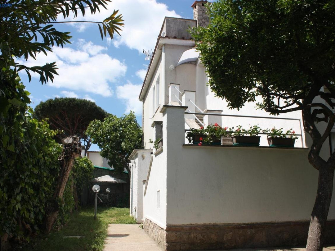 One More Night主图