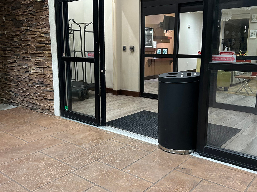 Best Western Plus Spring Inn & Suites主图