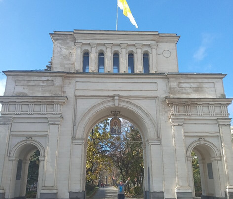 Triumphal Arch Tiflis Gate-Stavropol必去景点