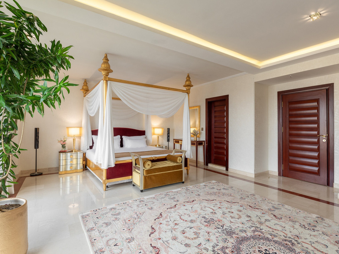 Espinas International Hotel, At The Boulevard主图