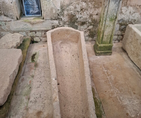 Sanctuaire Carolingien-Cravant-les-Coteaux必去景点