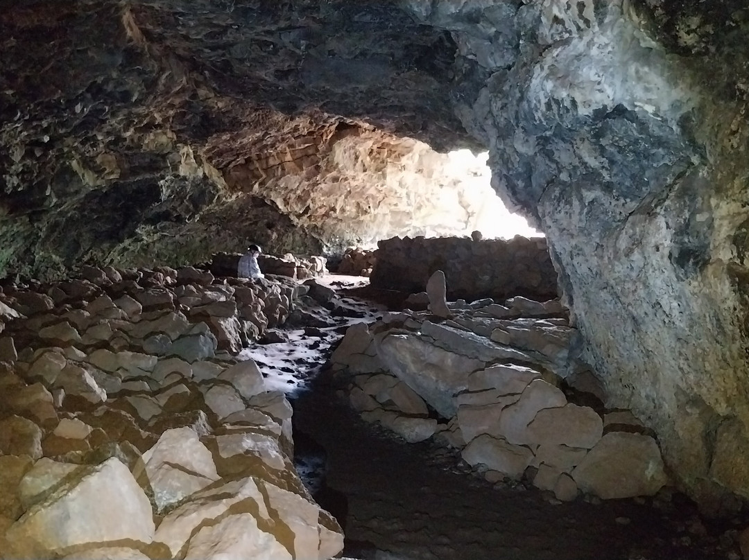 Ana Te Pahu-复活节岛必去景点