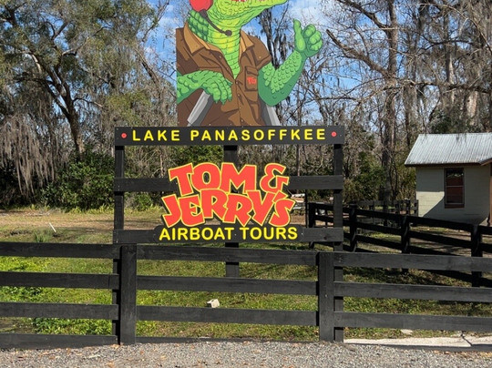 Tom and Jerry's Airboat Tours-Lake Panasoffkee必去景点