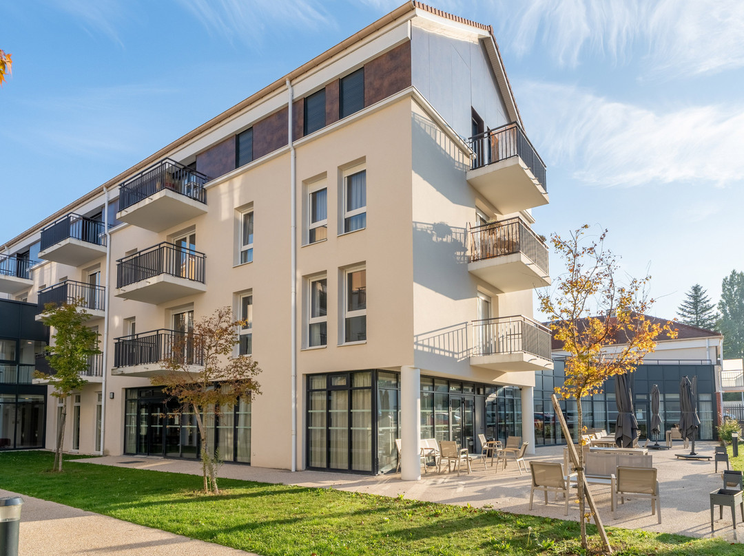 Quality Suites Moissy-Cramayel