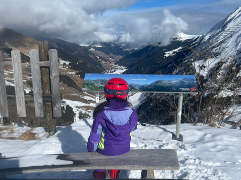 辛特图塞尔霍夫儿童与冰川酒店主图