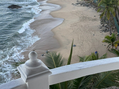 莉迪亚平房酒店主图