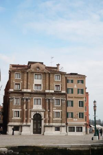 布奇托罗酒店主图