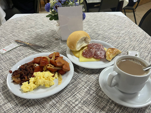 雅拉瓜酒店主图