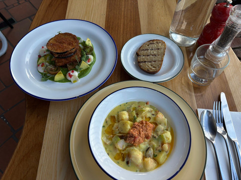 Aqua Restaurant And Bar