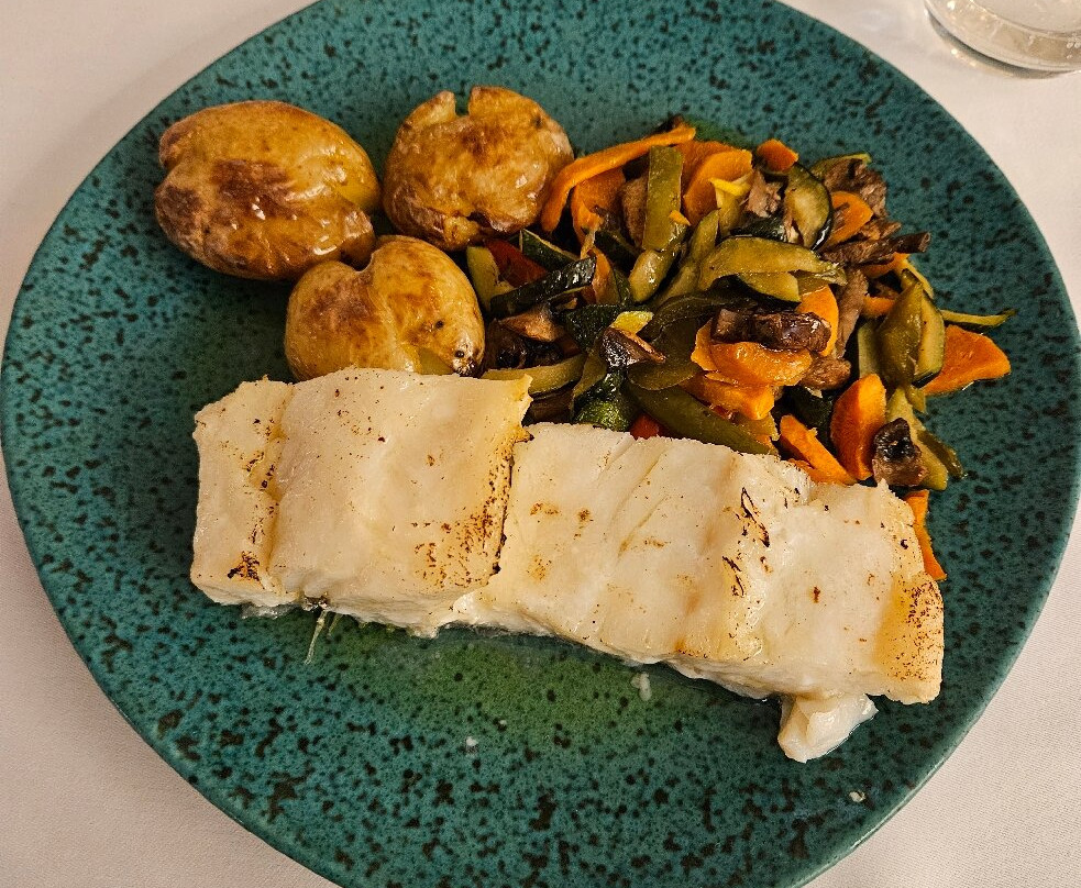 伍格力喀酒店主图