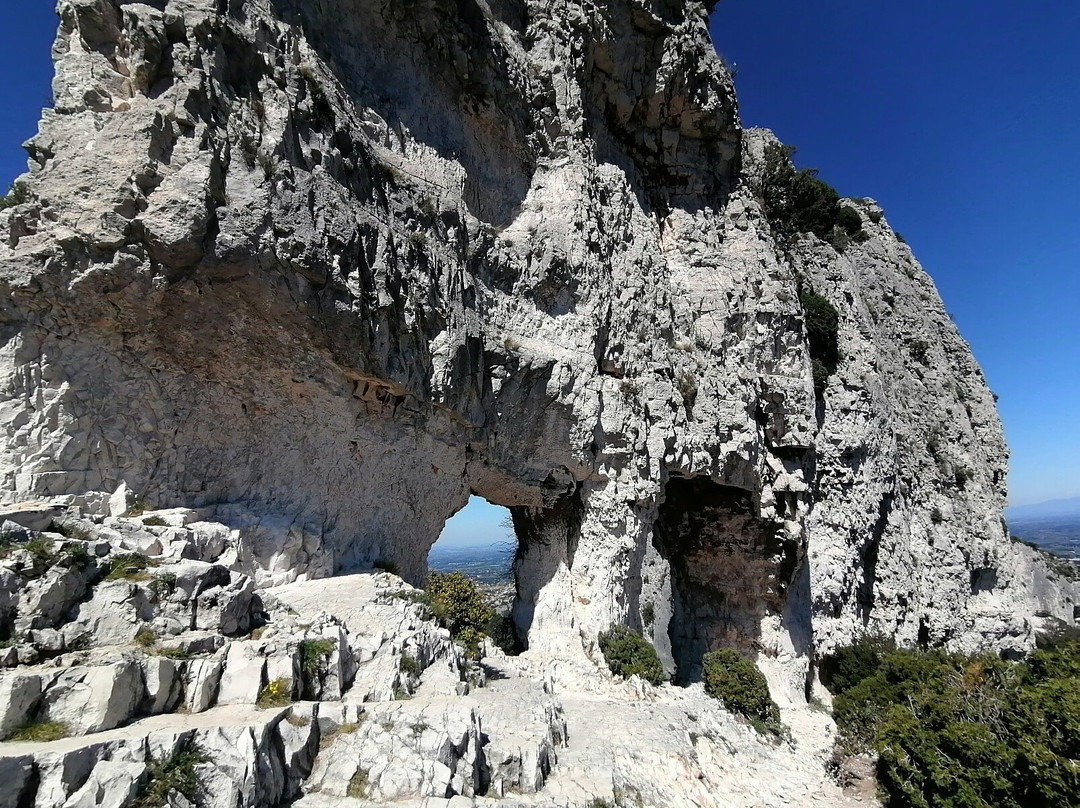 Rocher des Deux Trous