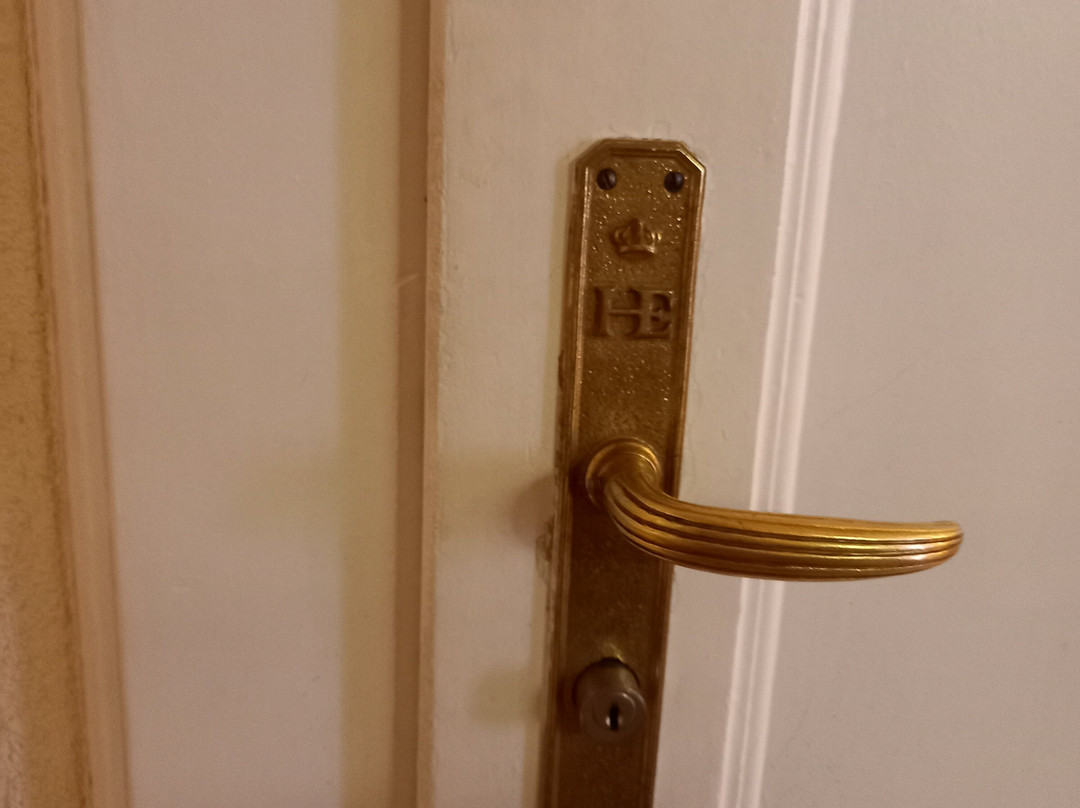 艾克森耶大酒店主图