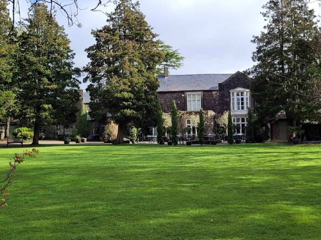 小修道院酒店主图