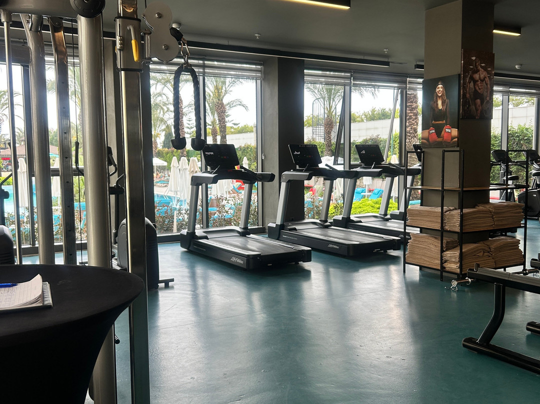 拉若自由酒店主图