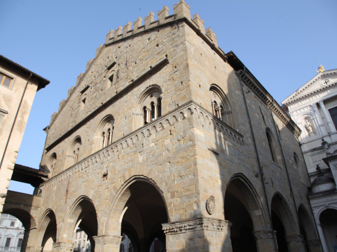 Palazzo Della Ragione-贝加莫必去景点