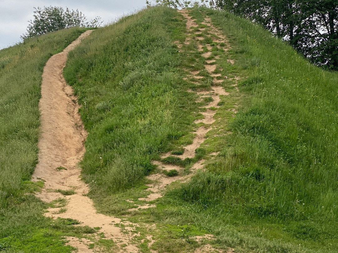 Earth Mound-Dmitrov必去景点