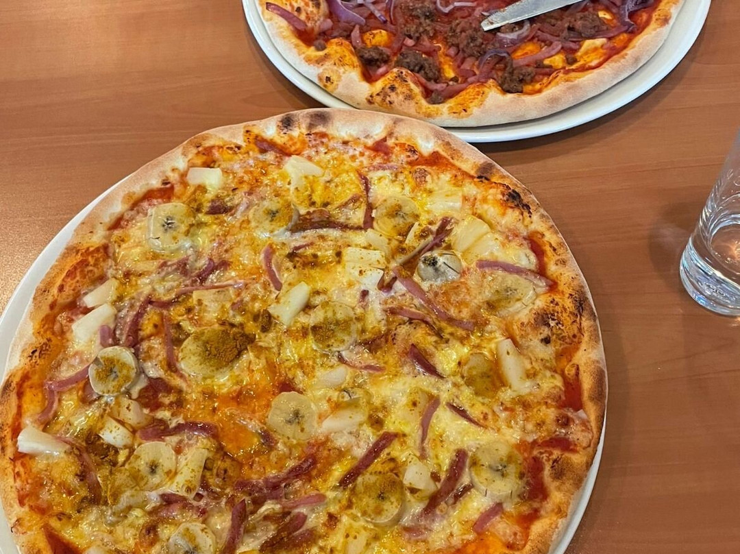 Lina's Restaurang & Pizzeria
