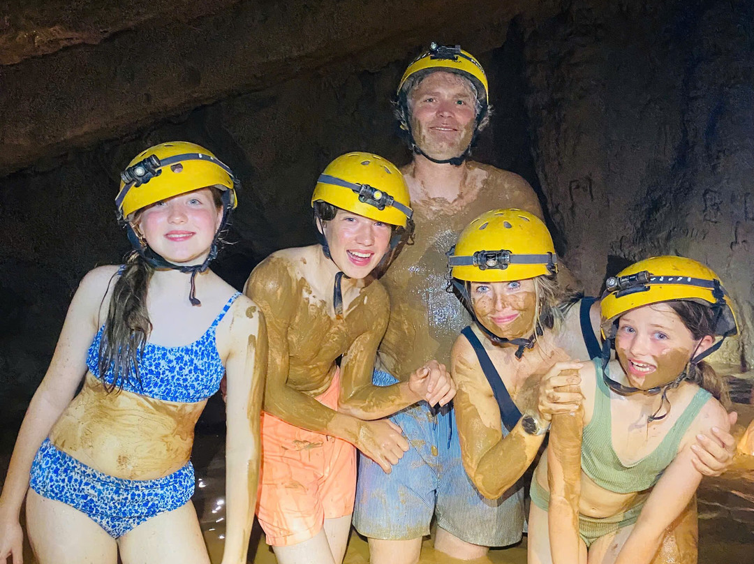 Phong Nha Tour To The Caves-洞海必去景点