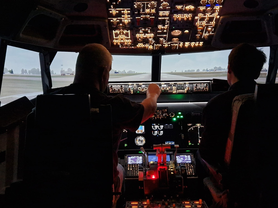 Simair737 Flight Simulators-切尔滕纳姆必去景点
