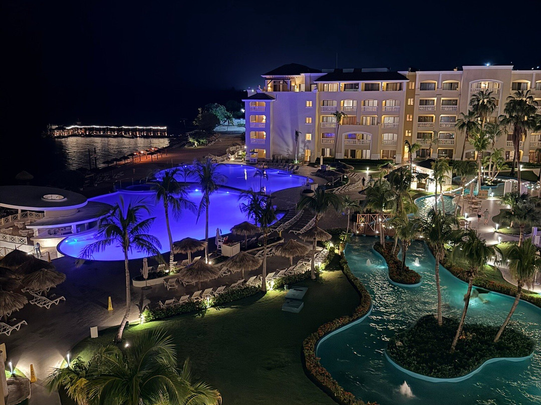 Iberostar Waves Rose Hall Beach主图