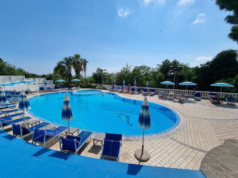 Hotel Villaggio Pineta Petto Bianco-旅行者