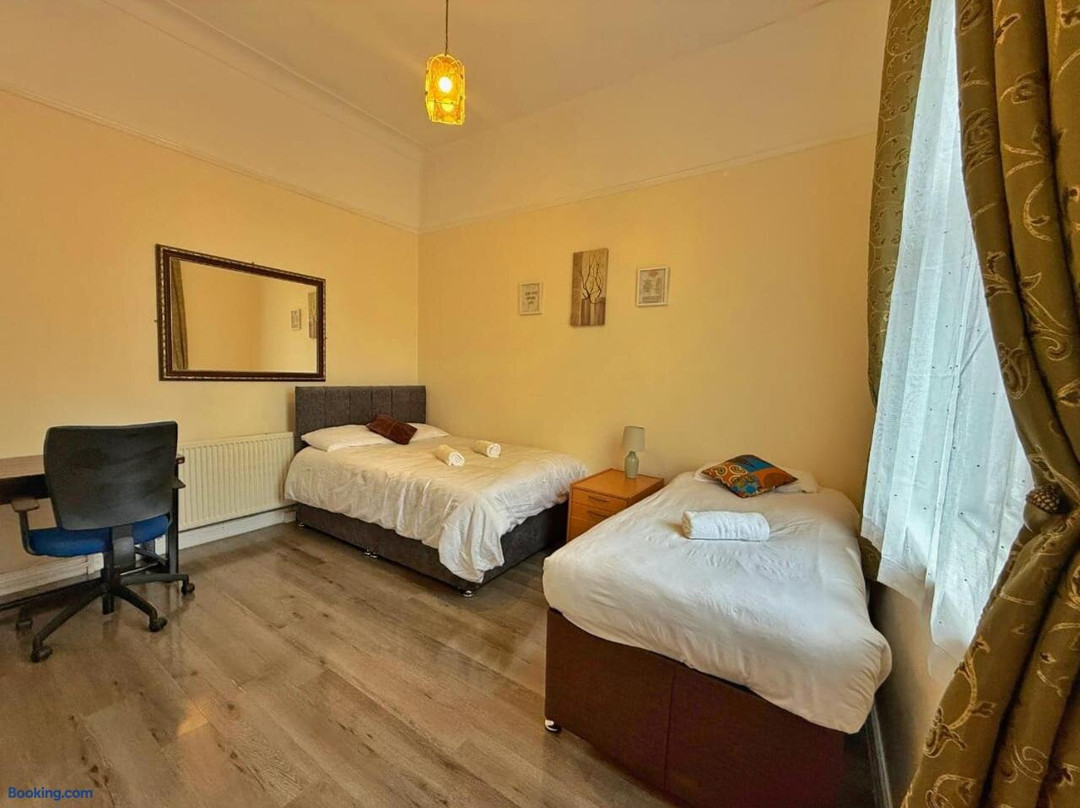 Near City-Birkenhead rooms