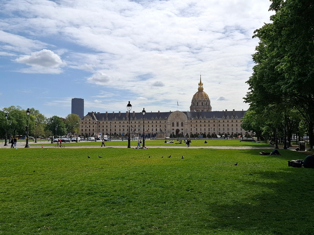 Esplanade des Invalides-巴黎必去景点