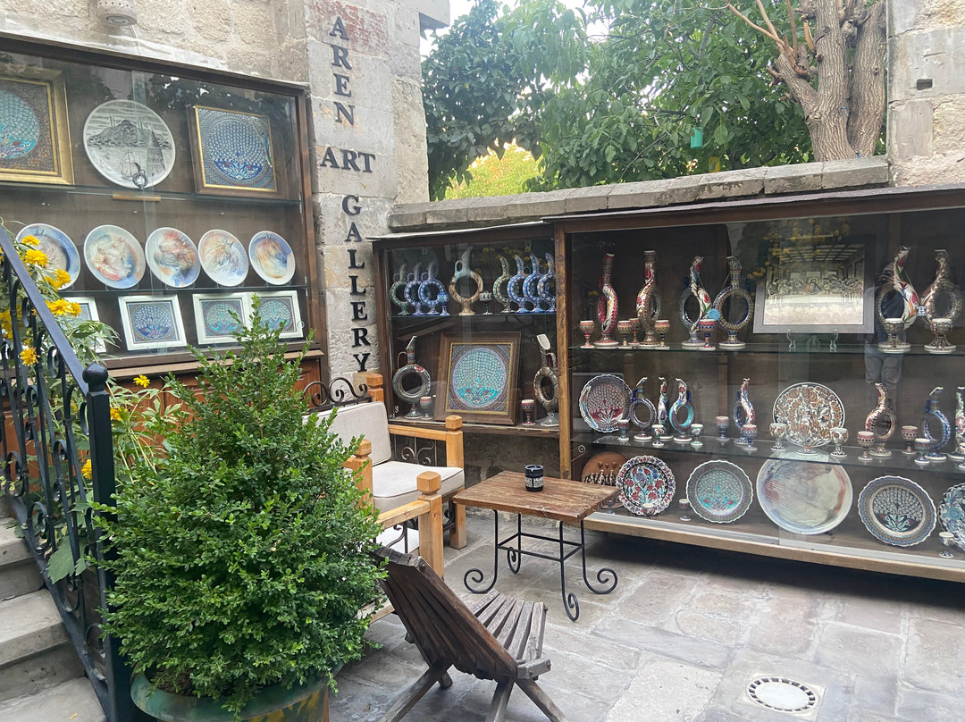 阿伦洞穴酒店及艺术画廊主图