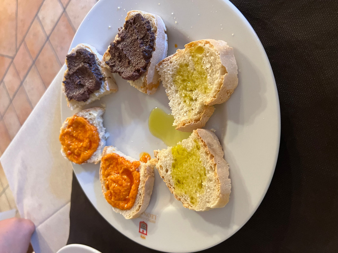 Antica Cantina Leonardi-蒙特菲亚斯科内必去景点