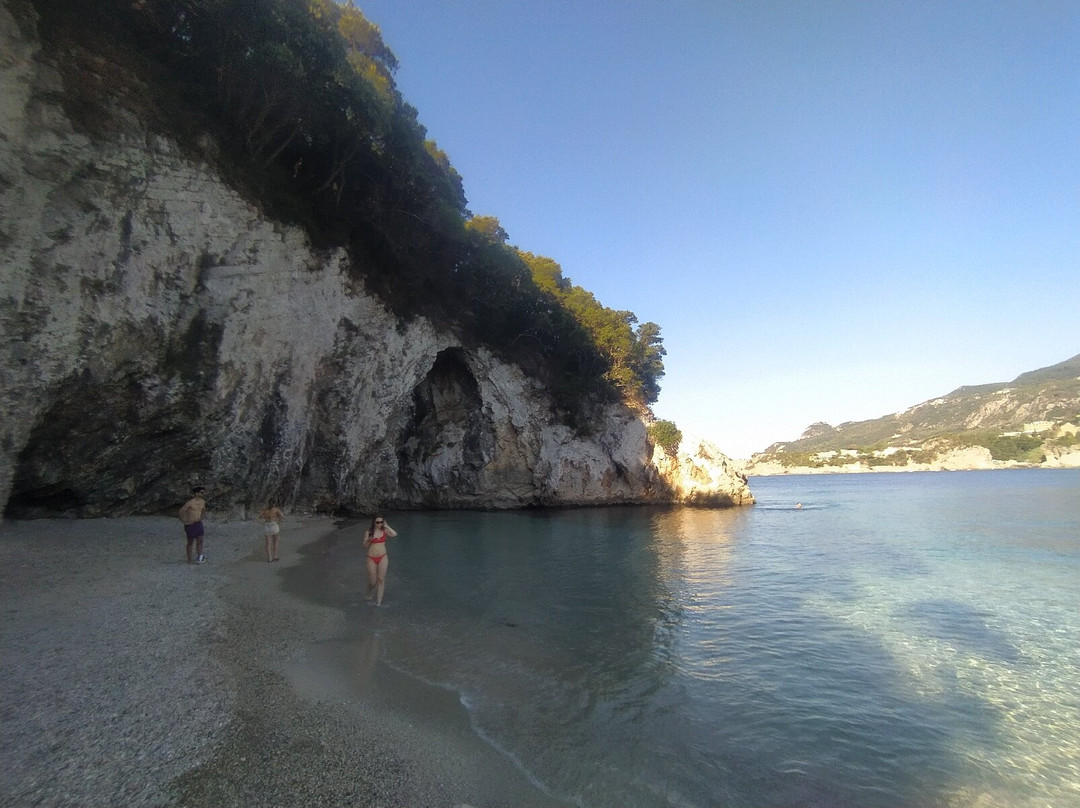 Rovinia Beach-Paleokastritsa必去景点
