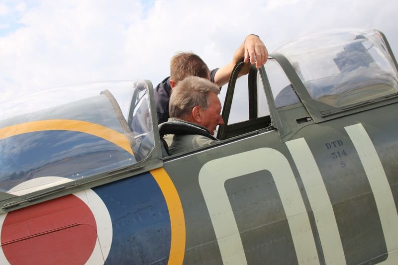 Ultimate Warbird Flights-Sywell必去景点