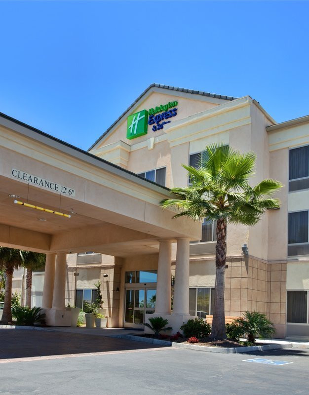 Tecate酒店住宿-Holiday Inn Express & Suites San Diego Otay Mesa By IHG