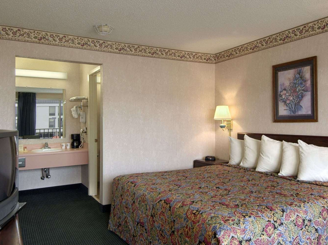 Days Inn by Wyndham Jonesboro AR