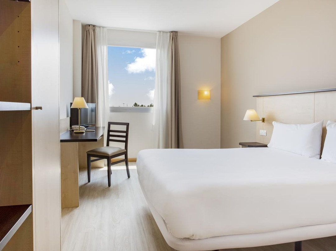 钟楼马德里拉斯罗萨斯酒店