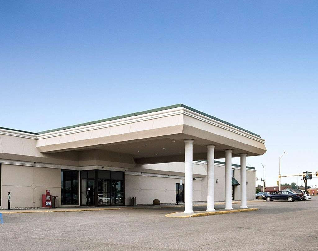 Baymont by Wyndham Jamestown Conference Center & Water Park主图