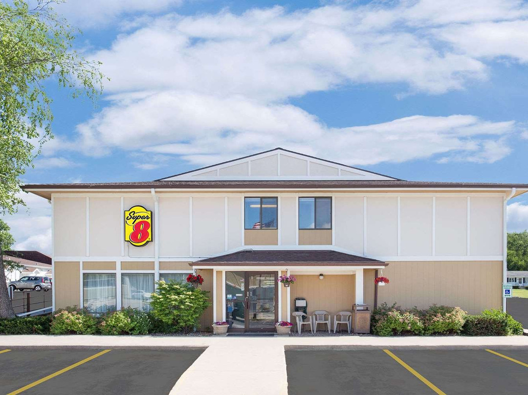 Super 8 by Wyndham Beaver Dam主图