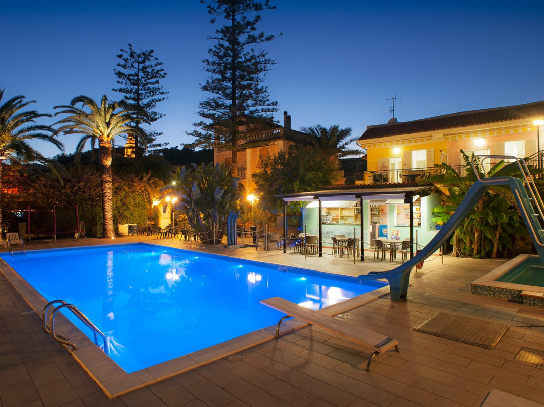 San Bartolomeo al Mare酒店住宿-Camping Rosa