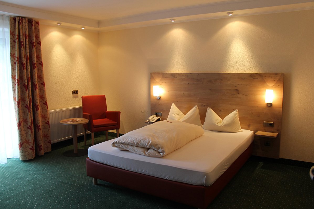 Hotel & Restaurant Zur Isar-官方