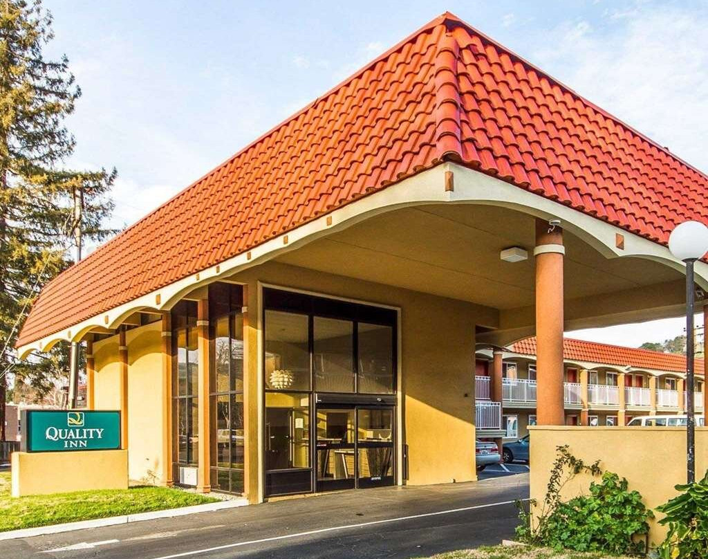 Port Costa酒店住宿-Alhambra Inn